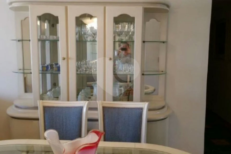 Apartamento à venda mobiliado nos Jardins — 126 m²