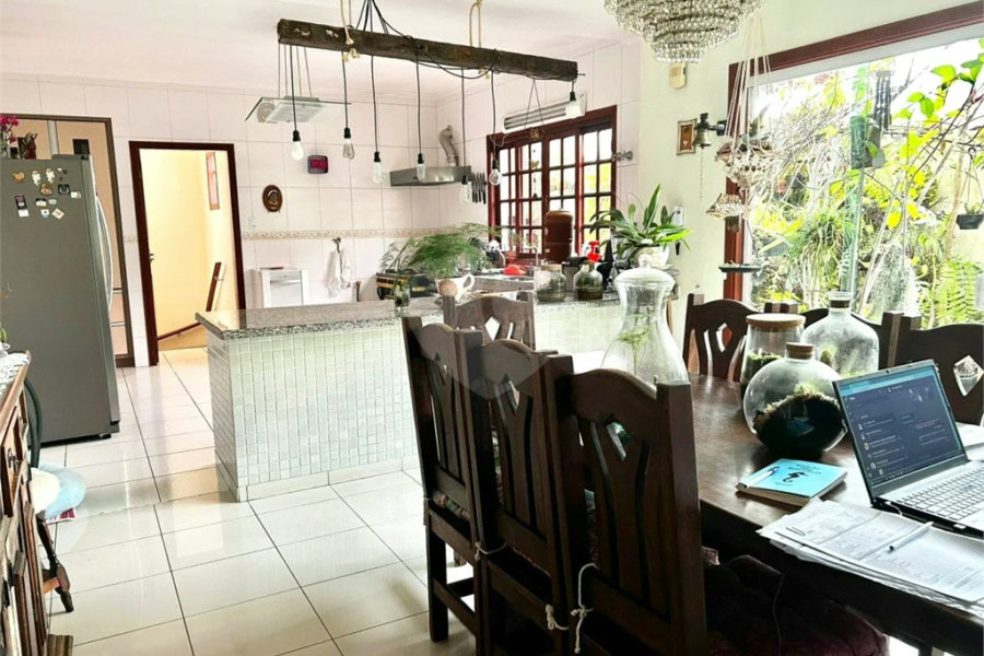 Excelente Sobrado na Vila Matilde. Venha fazer uma visita.