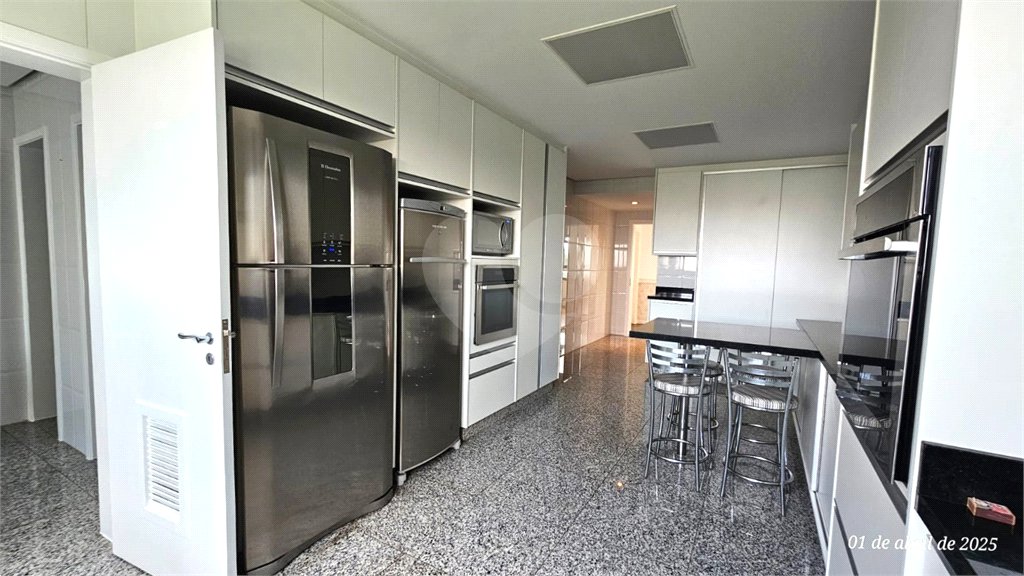 Apartamento com 4 suítes a venda no Alto da Boa Vista