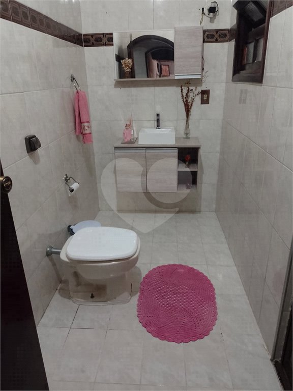 Casa Térrea Assobradada com Varanda Gigante no Jardim Líbano