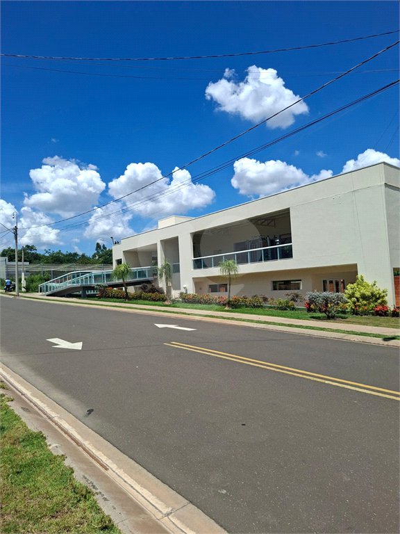 Indaiatuba - Condominio Viena - Terreno com 250 ms - sendo 10 ms de frente por 25,00 ms de fundos - área de lazer completa com academia, churrasqueira, piscina para adultos e crianças, playground e salão de festas.Segurança 24 horas -. Venha conhecer essa incrível oportunidade! R$ 420.000,00