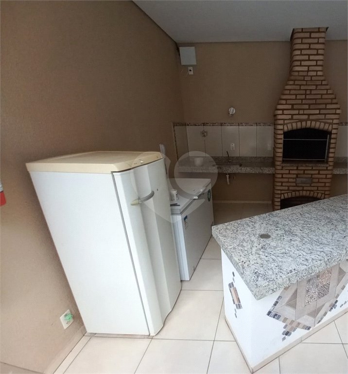 Apartamento no Condomínio Mont Vernon .