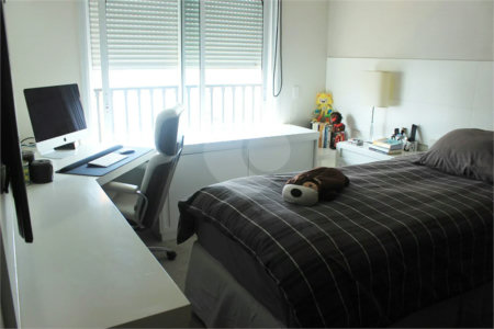 Apartamento na Vila Mariana com 5 dormitórios 04 suítes à venda