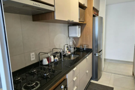 Oportunidade na Vila Leopoldina!! Apartamento com dois dormitórios, sendo uma suíte, dois banheiros, e com duas vagas.