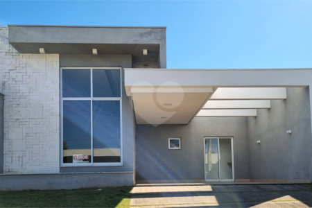 Casa Térrea com 3 Suítes, Piscina e 2 Vagas no Jardim Residencial Viena – Indaiatuba