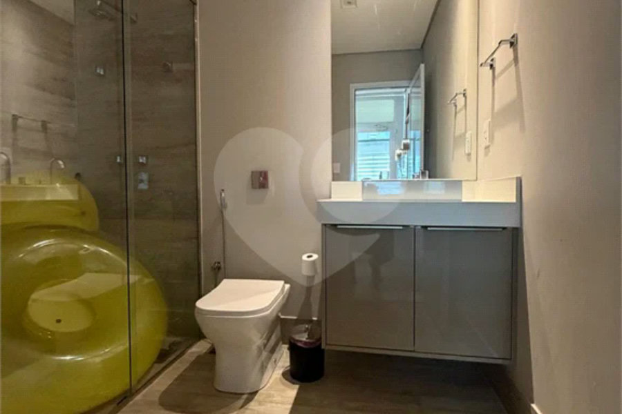 Casa de alto padrão em condomínio exclusivo com 4 suítes