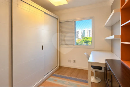 Apartamento com 3 dormitórios, 1 suíte, sala ampliada, varanda gourmet, planejados e 2 vagas. Condomínio com lazer completo e ótima localização em São Bernardo do Campo.