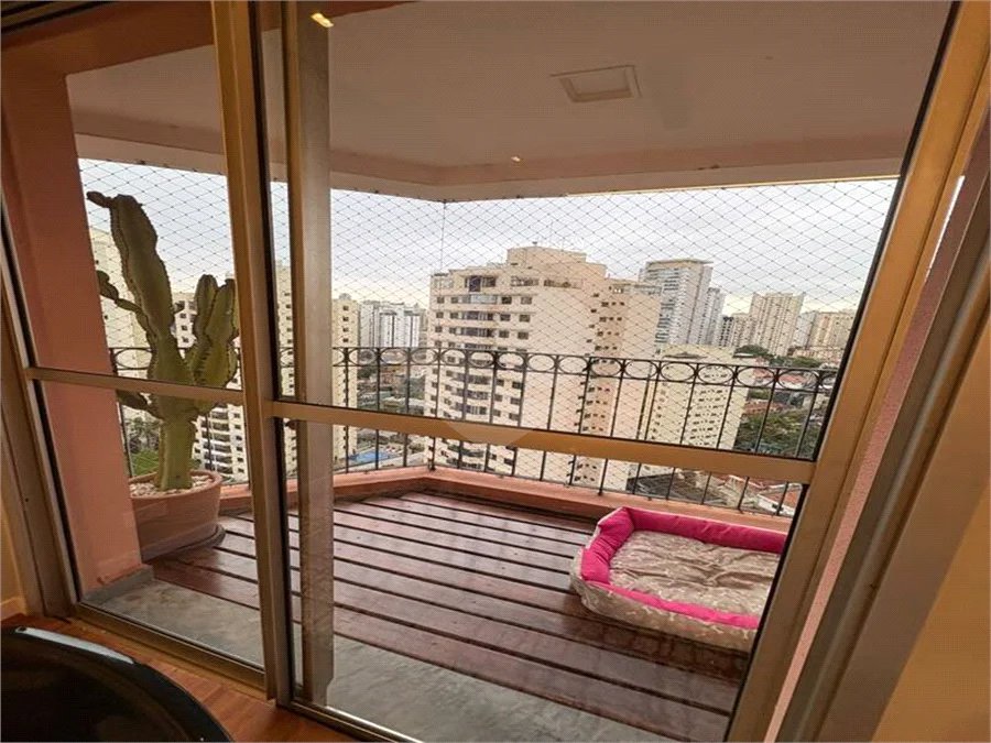 Apartamento Recém reformado e mobiliado a venda em Vila Mariana