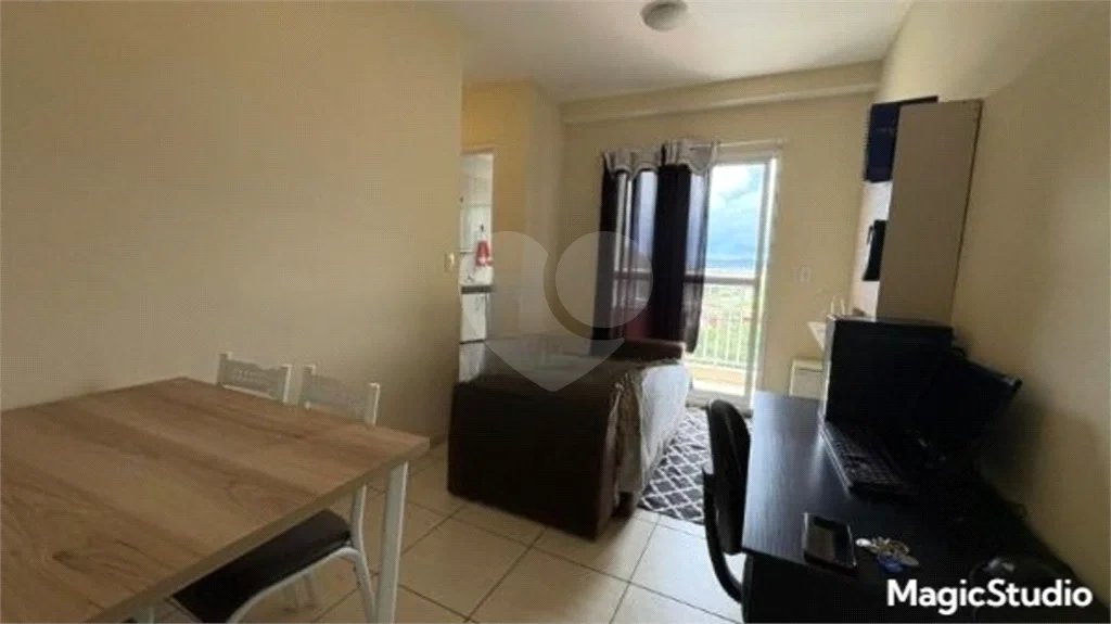 Apartamento com 50m², 2 dormitórios, 2 vagas, disponível para venda e locação, no bairro Água Chata, em Guarulhos.
