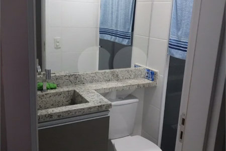 Apartamento de 2 quartos (1 suíte) à venda em Itaquera