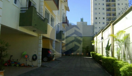 Casa à venda com 3 quartos, sendo 1 suíte,  no condomínio Res Green Ville, São Paulo - SP
