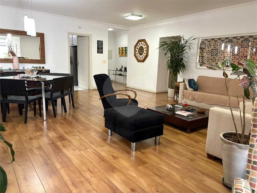 Apartamento Amplo e Mobiliado, 3 Dormitórios, 2 Vagas, Próximo à Paulista