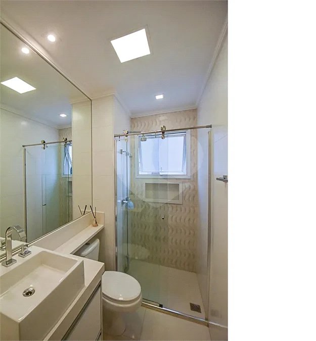 Espaço, conforto e uma localização privilegiada fazem deste apartamento mobiliado no Baeta Neves, em São Bernardo do Campo, uma excelente opção para seu novo lar. Com 118 m², três dormitórios e quatro banheiros, o imóvel oferece ambientes amplos para acomodar a família e receber amigos com comodidad
