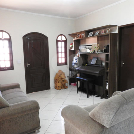 Excelente oportunidade de investimento Sobrado e Salão comercial 229,61m² no bairro Canjica, Terra Preta - Mairiporã/SP