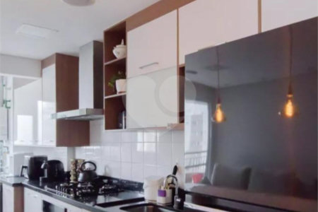 Apartamento no Ipiranga de 68m2 com 2 dorms, 1 suíte, 2 banheiros, 1 vaga. Estuda permuta.