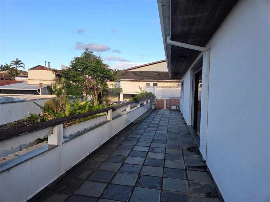 Casa à Venda com 5 quartos em Atibaia/SP
