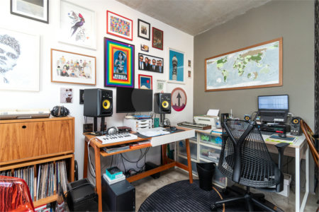 Apartamento reformado e bem localizado na Consolação.
