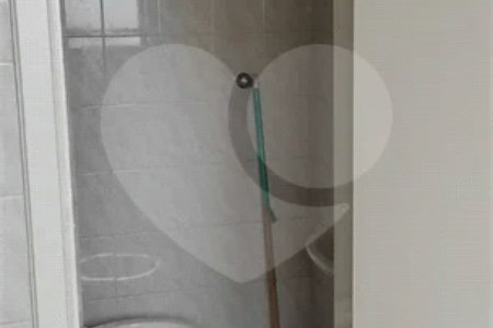 Apartamento Espaçoso com 4 Dormitórios, Suíte e Varanda no Jardim Paris