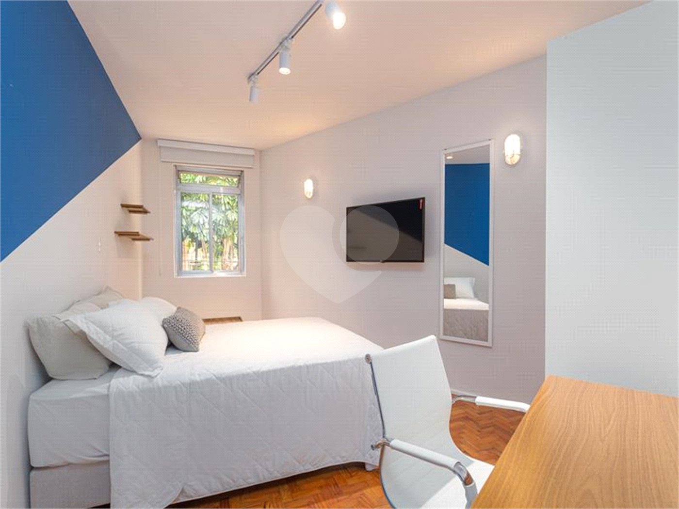 Excelente oportunidade para reformar e ficar com o apartamento dos seus sonhos!