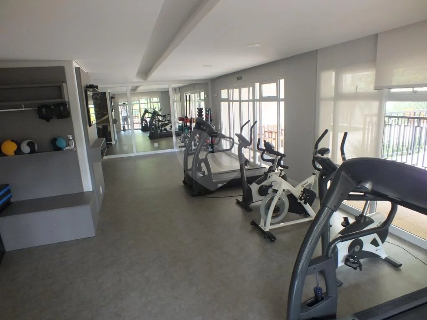 Apartamento com 03 suítes no Alto Da Boa Vista.