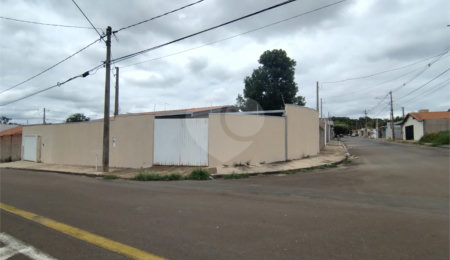 Casa à venda com 3 quartos, sendo 1 suíte, em Jardim Embaré, São Carlos, SP