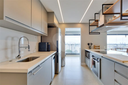 Apartamento à venda com 2 suítes em Santo Amaro, São Paulo, SP