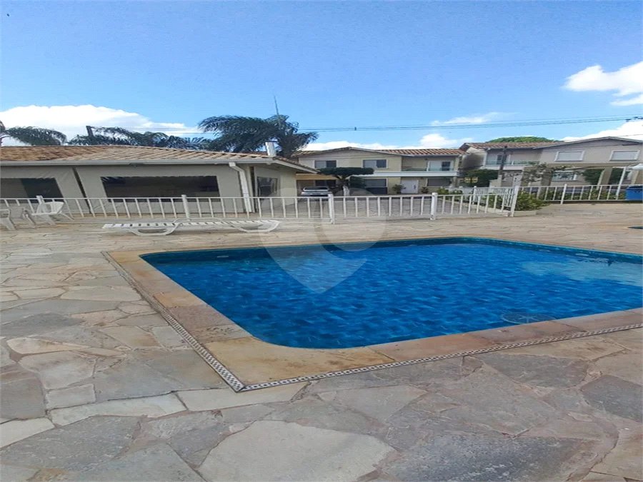 Sobrado 4 dormitórios, condomínio Village Paineiras