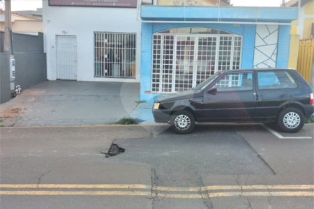 Casa Térrea com 3 dormitórios.