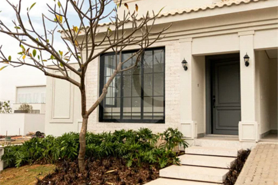 Casa térrea em estilo neoclássico com 3 suítes, no Condomínio Damha 2, na cidade de Piracicaba - SP.