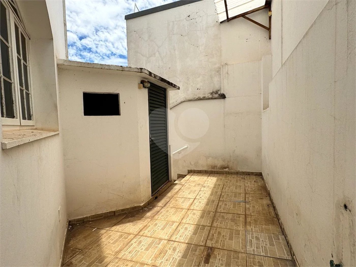 Sobrado Residencial e Comercial em Área Nobre de Piracicaba, para venda e locação.