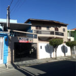 Casa com salão adjacente gerando renda!