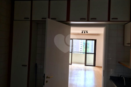Apartamento com 3 Dormitórios sendo 1 Suíte 2 Vagas à Venda 99 m² por R$ 650.000