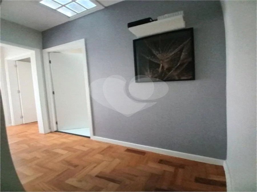 Casa de 85m2 com 3 dormitórios e 2 vagas de garagem localizado no Bosque da Saúde