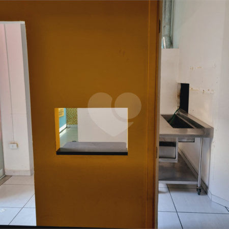 Imóvel térreo com mezanino pronto para lanchonete, venda ou locação, na Barra Funda
