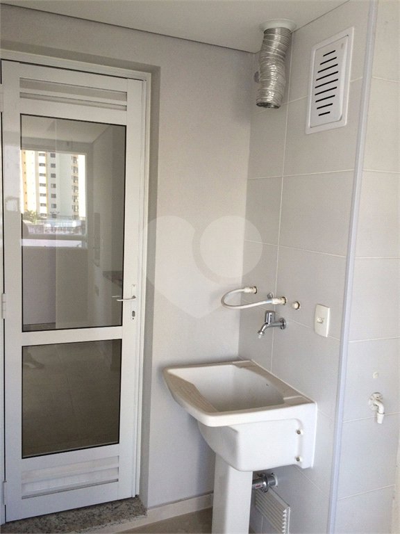 Condomínio Biografia Apartamento com 69m2 com 2 dormitórios e 1 vaga.Aceita Permuta