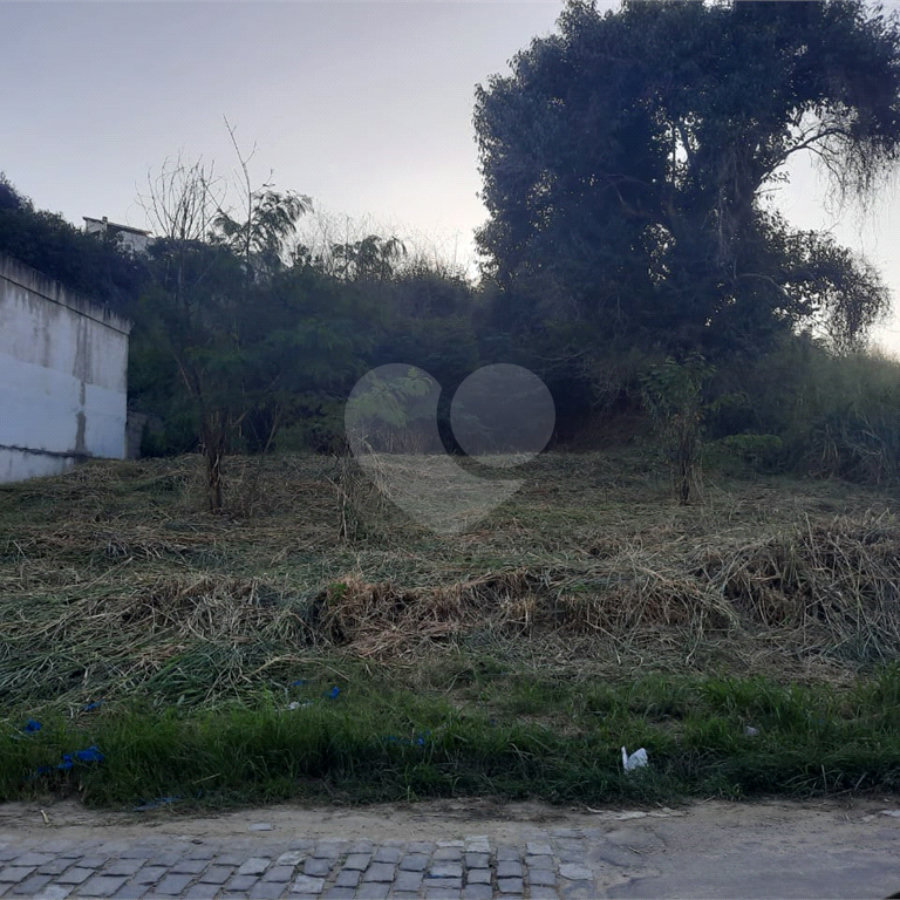 TERRENO PLANO PRONTO PRA CONSTRUIR