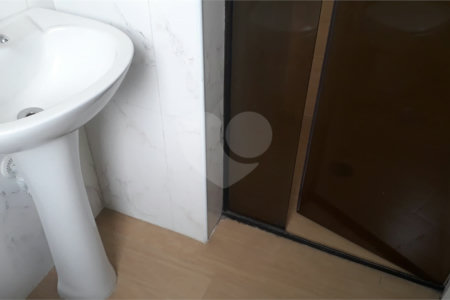 Venda apartamento 2 dormitórios, vaga de garagem fixa, lazer completo. Campo Belo. SP.
