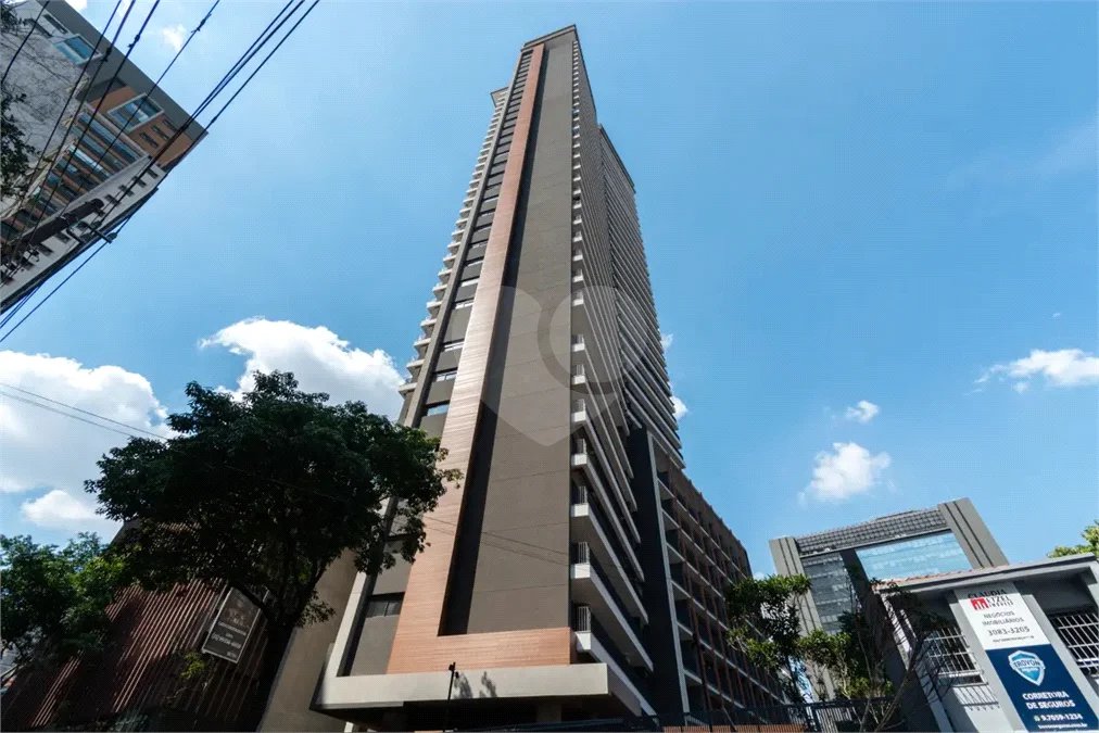 Apartamento para venda e locação em Pinheiros com 3 quartos, sendo 3 suítes, 178m²