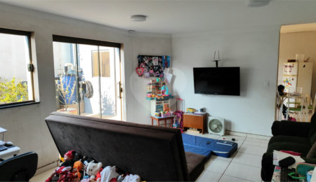 Casa à venda com 4 quartos, sendo 1 suíte, em Vila Prado, São Carlos, SP