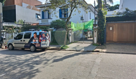 Sobrado para alugar com 3 quartos, sendo 2 suítes,  em Jardim América, São Paulo, SP