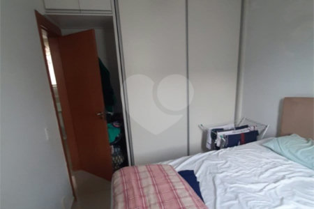 Apartamento no Condomínio Residencial Monte Logan