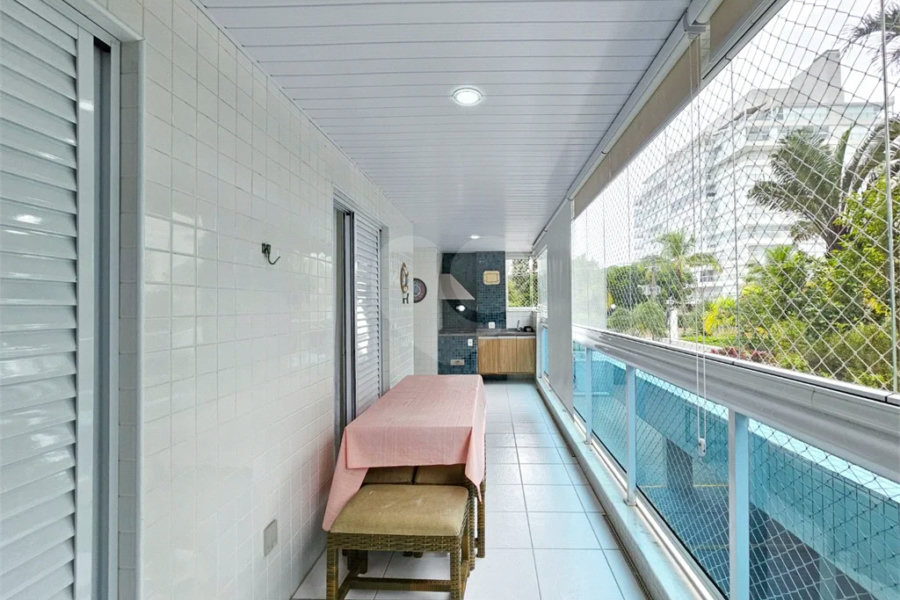 Apartamento à venda com 2 quartos, sendo 1 suíte, em Riviera de São Lourenço, Bertioga, SP