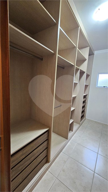 Casa Locação e Venda Condomínio Portal de Itaici 04 Dormitórios 02 suítes