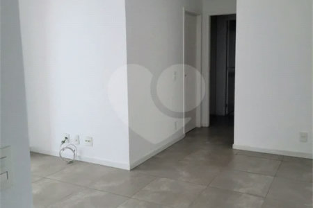 Apartamento à venda no Bom Retiro com 2 dormitórios