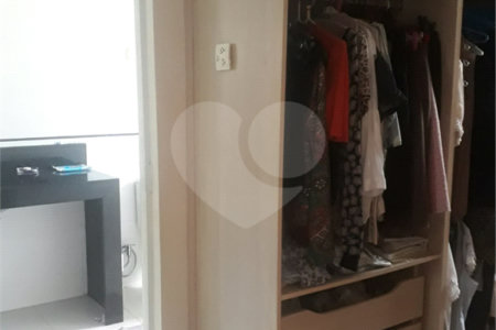 Sobrado à Venda no Condomínio Picollo Villagio com mobilha