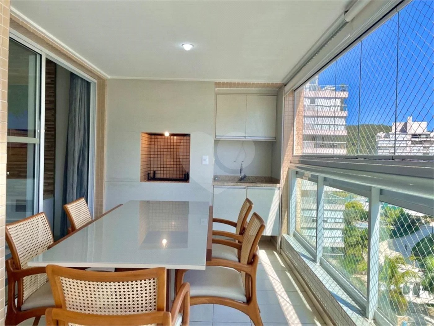 Apartamento à venda com 3 suítes em Riviera de São Lourenço, Bertioga, SP