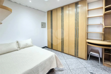 Cobertura sofisticada no Jardim do Mar, em São Bernardo do Campo, com 4 dormitórios, closet, hidromassagem, varanda, 5 vagas de garagem e lazer completo. Ideal para quem busca conforto e exclusividade.