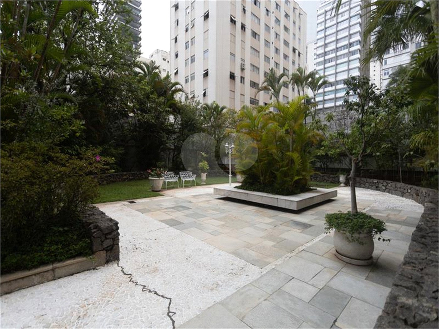 Apartamento a venda nos Jardins 262 m2, 3 suites e 3 vagas