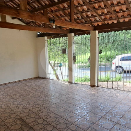 Casa ampla em bairro tranquilo – excelente oportunidade para morar ou investir!