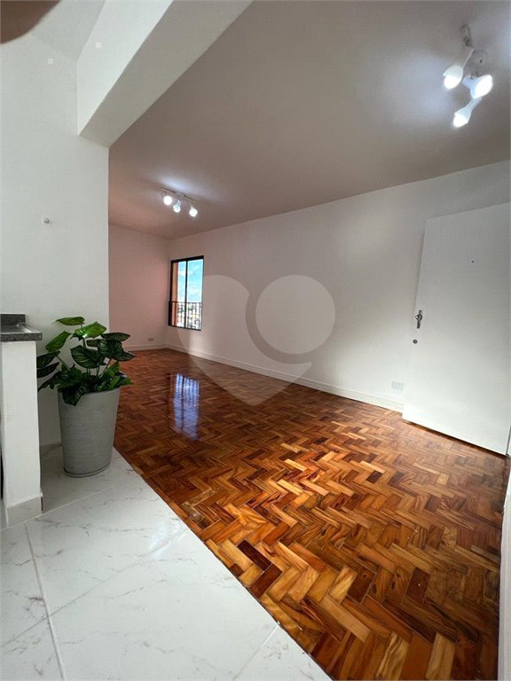 Apartamento à venda - Saúde.